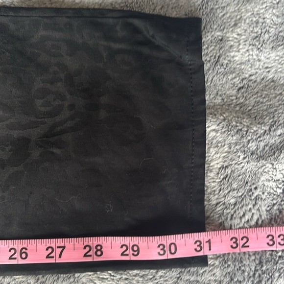 Ann Taylor Curvy Fit Leopard Print 5-Pocket Jean in Black Size 10 EUC - Picture 8 of 9
